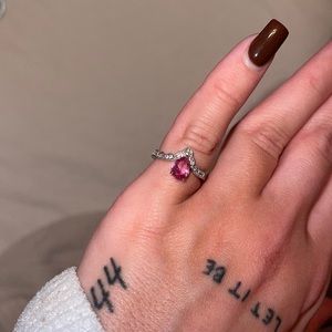 Bomb Party Pink Kid/Pinky Ring